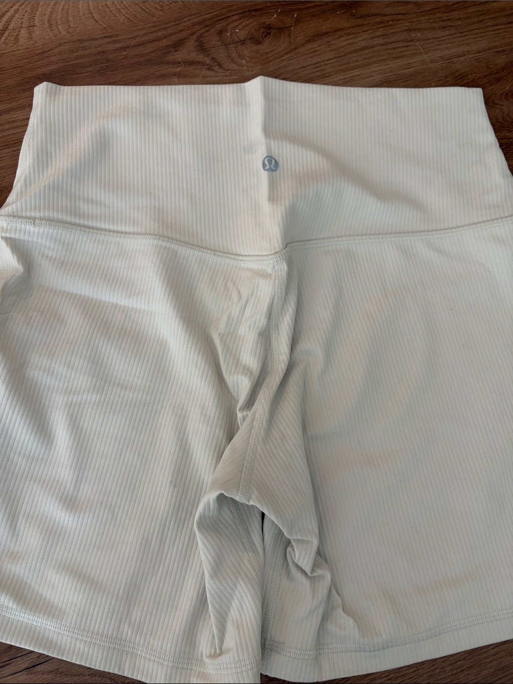 Lululemon High-Waist Ribbed Women’s Bike Shorts - White
